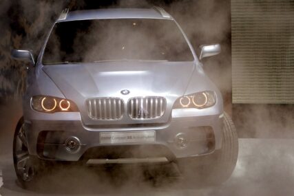 Ni oduzimanje skupocjenog “BMW-a X6” nije opametilo vozača iz Tuzle. Policija mu ponovo oduzela drugo vozilo