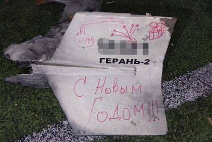 Na dronu koji je jučer pogodio Kijev piše "Sretna Nova godina"