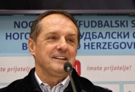 NAŠ PROSLAVLJENI AS VEČERAS NAVIJA ZA "SVOJE" ZELENO-BIJELE. Za Bosnainfo kaže: "Cijele porodice žive za Betis i nadaju se prvom evropskom peharu" (FOTO+VIDEO)