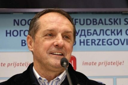Naš proslavljeni as će s posebnim žarom pratiti večerašnje finale. Za Bosnainfo kaže: "Cijele porodice kroz generacije žive za Betis i nadaju se prvom evropskom peharu" (FOTO+VIDEO)