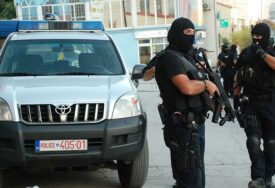 Hapšenja i suzavac u Prištini zbog dolaska predsjednice Specijalnog suda