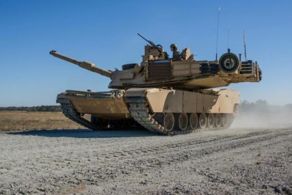 Američki tenkovi na putu ka istočnom krilu NATO-a