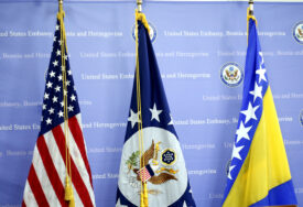 AMBASADA SAD-a ČESTITALA DAN OS BiH: "Posvećeni smo pomoći u napredovanju prema NATO-u"