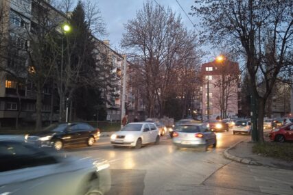 Pojačan promet vozila u BiH, duge kolone na graničnim prijelazima
