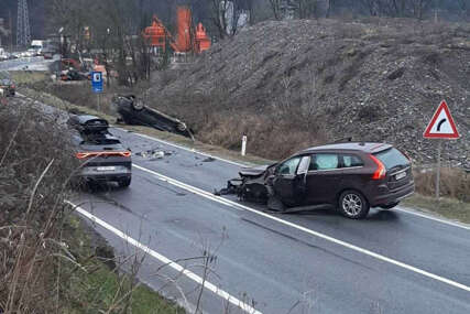Težak udes kod Maglaja: Dvije osobe upućene u Dom zdravlja