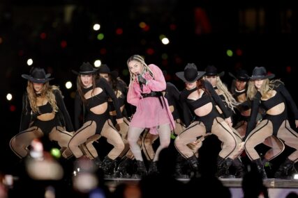 Da li ste sigurni da je ovo Maddona: Pjevačica se pojavila na dodjeli Grammya, a fanovi su ostali u šoku