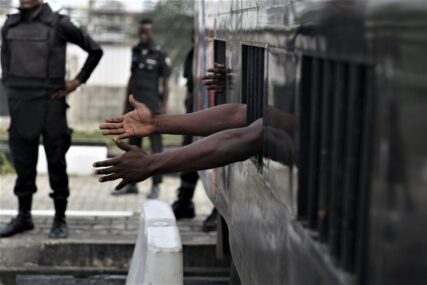 Nigerija: U bombaškom napadu ubijena tri policajca