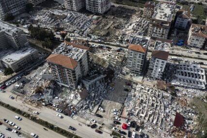 Hapšenja u Turskoj: Privedeno 12 osoba zbog rušenja zgrada tokom zemljotresa