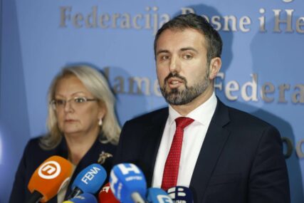 Igor Stojanović: Danas je cijeli dan borba, sjednica će trajati dva dana