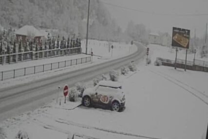 Širom BiH jutros otežan saobraćaj: Pogledajte kakvo je stanje na cestama