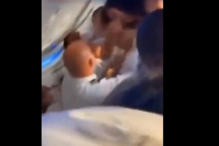 Masovna tučnjava u avionu: 15 žena se potuklo (Video)