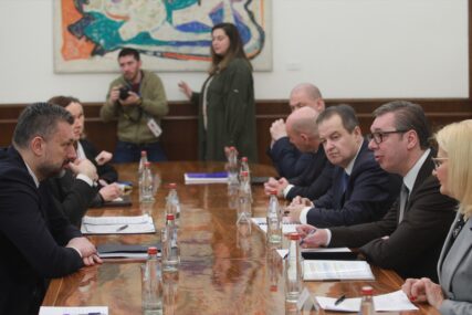 U Beogradu počeo sastanak Konakovića i Vučića, predsjednik Srbije mu uputio prigodnu poruku