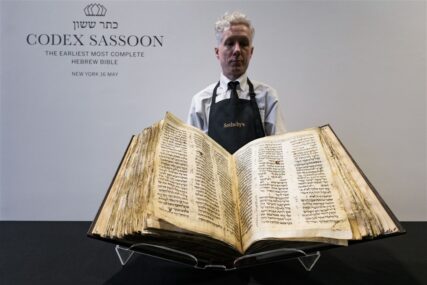 Hebrejska Biblija stara više od 1.000 godina biće prodata na aukciji