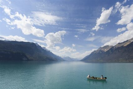 Švicarsko jezero Brienz, oaza prirode u podnožju Alpa