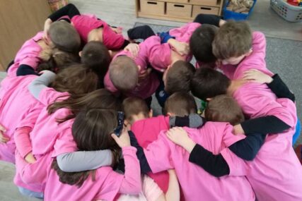Radionicama učenika osnovnih i srednjih škola obilježen "Dan ružičastih majica" u Brčkom