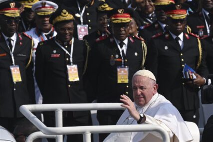 Papa na misi u DR Kongu: Položite oružje, prigrlite milosrđe