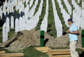 Četiri najčešće dezinformacije o rezoluciji o genocidu u Srebrenici