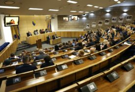Ustavna komisija Predstavničkog doma Federalnog parlamenta smatra da je procedura izbora sudije Ustavnog suda BiH u skladu sa Ustavom BiH