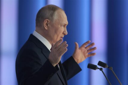 Putin zaprijetio jačanjem nuklearnih snaga