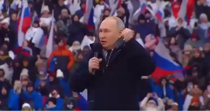 Pogledajte trenutak kada se Putin pojavio na prepunom Lužnjiki stadionu (VIDEO)