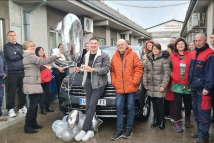 Sve je moguće na Balkanu: Radnici gazdi kupili automobil na poklon