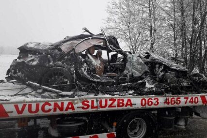 Teška saobraćajna nesreća u Orašju: Smrtno stradale dvije osobe