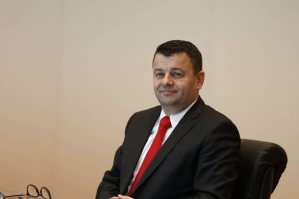 Ministar Hurtić u Saboru: Očekujem da se Milanović neće naljutiti, kupili smo parfem, okupali se…