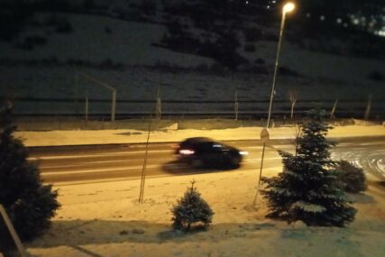 Stanje na bh. cestama: Vjetar i snijeg stvaraju probleme na određenim dionicama! Vozači, obratite pažnju