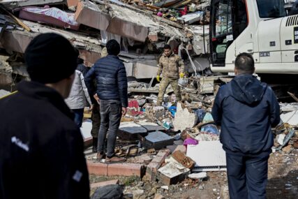 Raste broj poginulih u Turskoj i Siriji: Nastavljaju se akcije traženja i spašavanja
