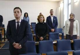 Od početka vladavine "Trojke" zaduženje se sa 250 miliona popelo na skoro MILIJARDU KM, a spisak neriješenih problema je sve duži