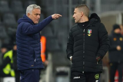 Roma oslabljena pred veliki derbi: Mourinho saznao kaznu zbog bizarnog ponašanja