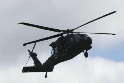 Pao vojni helikopter, nestala četiri člana posade