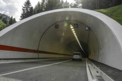 Nova nesreća na bh. putevima: Pet osoba povrijeđeno u tunelu Vranduk