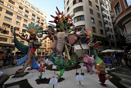 Paljenjem divovskih lutki u Valenciji završen festival "Las Fallas" (FOTO)