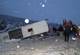 Prevrnuo se autobus u Turskoj, poginule najmanje dvije, povrijeđena 21 osoba