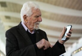 “Otac mobitela” šokiran koliko su ljudi opsjednuti pametnim telefonima