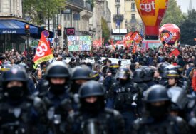 Nastavljeni protesti u Francuskoj, do sada privedeno više od 500 demonstranata