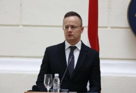 Sramotan stav Petera Szijjarto: "Mađarska je protiv nacrta rezolucije o genocidu u Srebrenici i članstva Kosova u Vijeću Evrope"