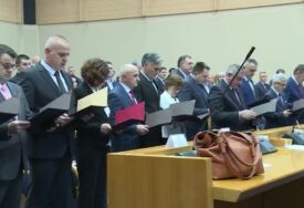 Zbog "antidejtonskog djelovanja": Vlada RS-a prekida saradnju sa ambasadama SAD i V. Britanije
