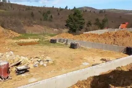 Kad se već ne prave stadioni: U BiH se gradi moderna arena za koride (VIDEO)