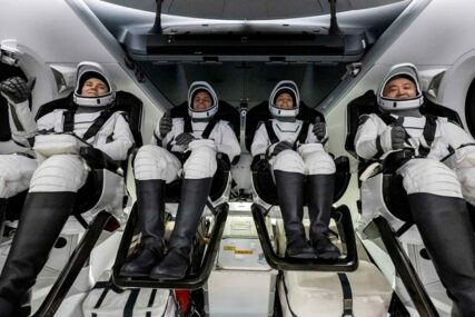 Svemirska kapsula SpaceX s četiri astronauta se vratila na Zemlju (VIDEO)