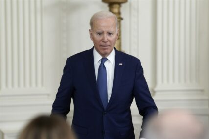 Šta se dešava sa Joe Bidenom? Na konferenciji  pričao o sladoledu (VIDEO)