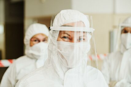 Šef FBI-ja: Uzrok pandemije covida vjerovatno incident u kineskom laboratoriju