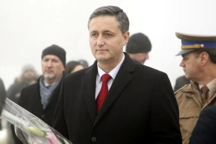 Denis Bećirović jedini član SDP koji je osudio napade na reisa Kavazovića: Dodik je glavni promotor ratnohuškačke retorike i antidejtonske politike