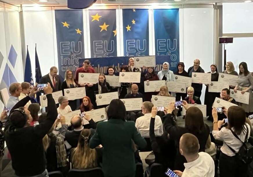 FOTO: DIPLOMATSKI ZIMSKI BAZAR