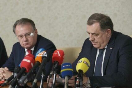 Nikšić i Dodik razgovarali o upućivanju Zakona o državnoj službi BiH u parlamentarnu proceduru