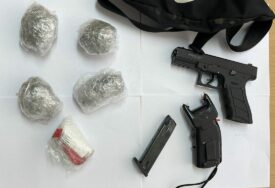 Policija u Gračanici pronašla drogu, pištolj i elektrošoker