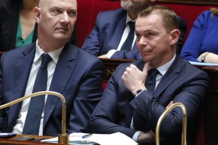 Francuski ministri dobili uputstvo da se ne pojavljuju u javnosti, osim ako je neophodno