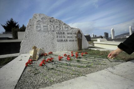 Položeno cvijeće na grob Gorana Čengića: Stradao je 1992. godine spašavajući drugog čovjeka od nečovjeka