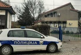 Istočno Sarajevo: Na parkingu zapaljena tri automobila